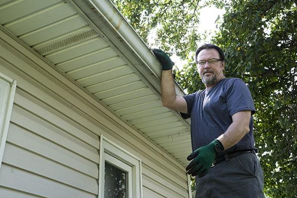 Gutter Cleaning of Sun Valley team